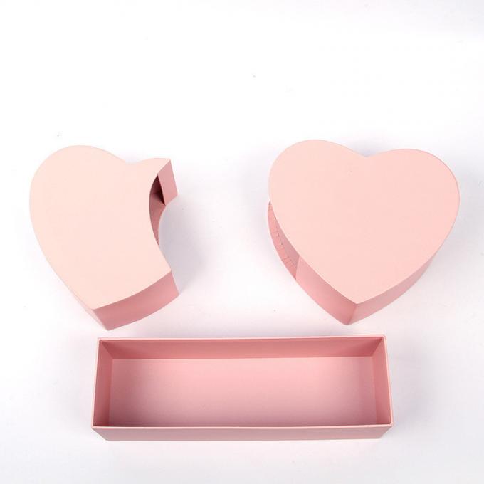 علبة هدايا Pancific 400G من الورق المقوى المطلي على شكل قلب ماتي UV 2